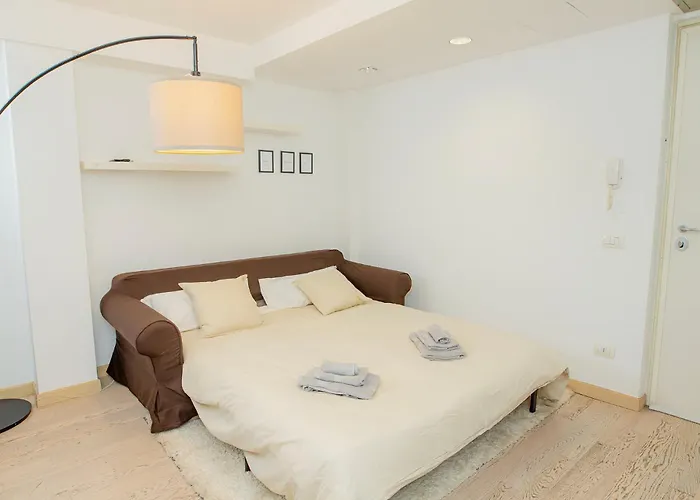 아파트 Navigli 10 Min Loft Moderno Con Area Esterna 밀라노