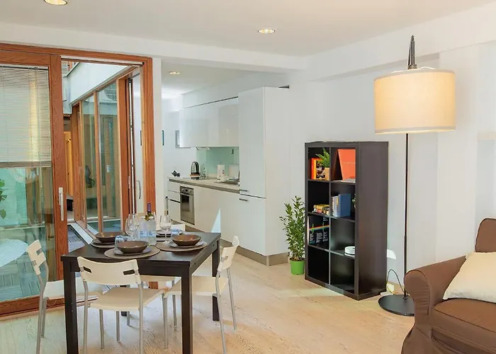 아파트 Navigli 10 Min Loft Moderno Con Area Esterna 밀라노