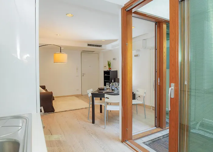 Navigli 10 Min Loft Moderno Con Area Esterna * 밀라노